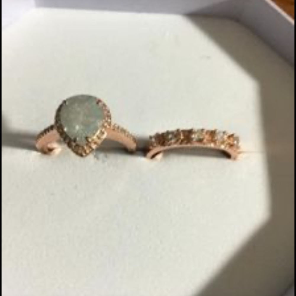 Ice crystal ring in rose gold